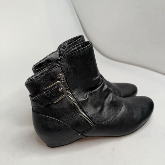 Baretraps Shera Bootie Women’s Size 8M Black Ankle Boots 1.5” Heel Comfort - Picture 4 of 16